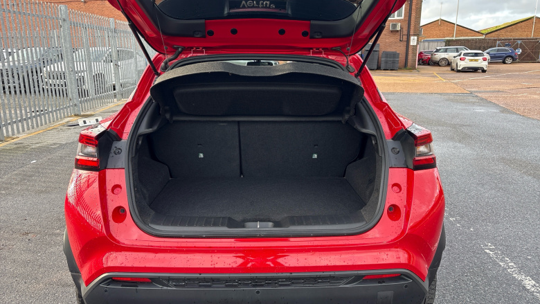 Nissan Juke 1.0 DiG-T 114 N-Connecta 5dr Petrol Hatchback